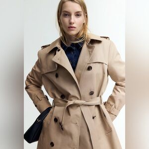 NWOT Classic Beige knee length Trench Coat for Women